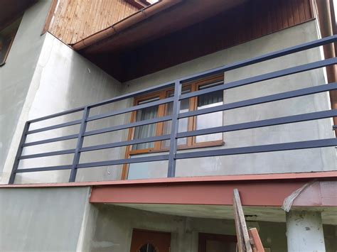 nowoczesna balustrada balkonowa w stylu loft