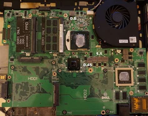Schemat wewnętrzny laptopa Dell XPS 17 L702X z zaznaczonym wentylatorem