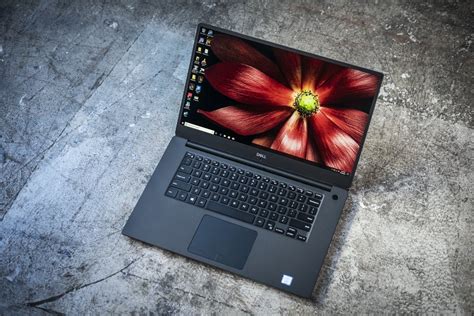 Konstrukcja niemal bezramkowego ekranu w Dell XPS 15 9570