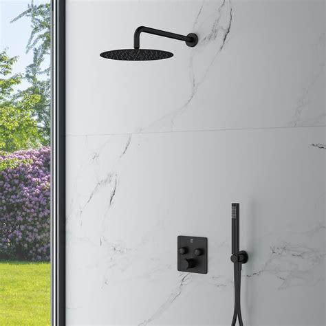 Nowoczesna łazienka z podtynkowym zestawem prysznicowym hansgrohe