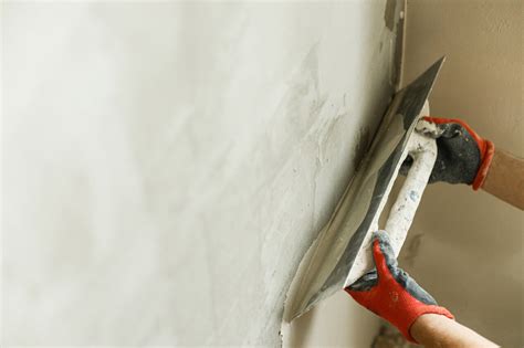 Przygotowanie podłoża przed nałożeniem gładzi