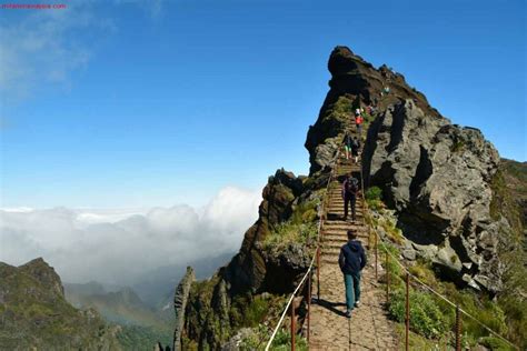 Szlak górski między Pico de Arieiro a Pico Ruivo