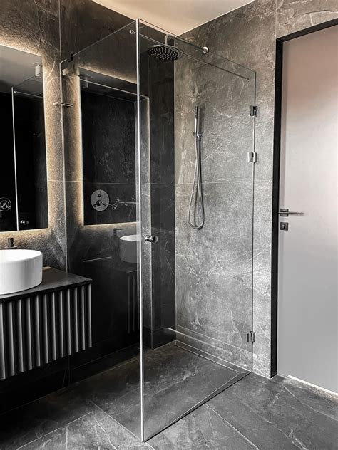 nowoczesna kabina prysznicowa walk-in