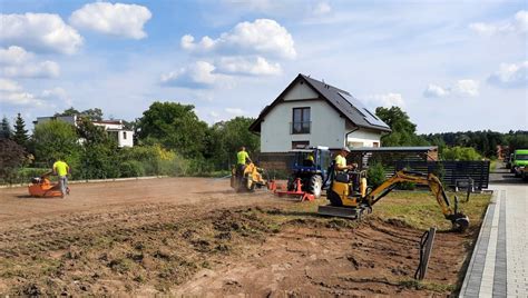 Przygotowanie terenu pod wykop pod fundament ogrodzenia