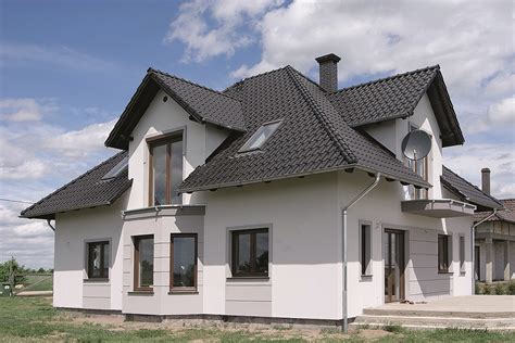 Elewacja budynku wykończona zaprawą szpachlową