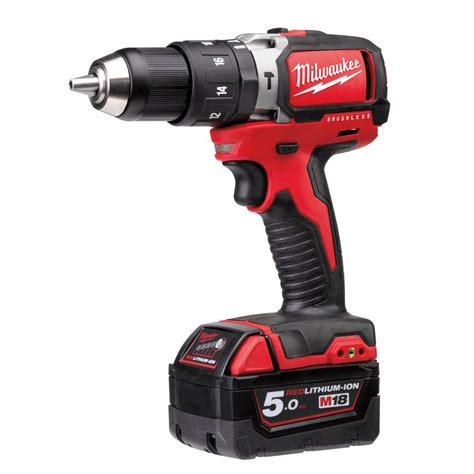 Wkrętarka Milwaukee M18 BLPD w akcji