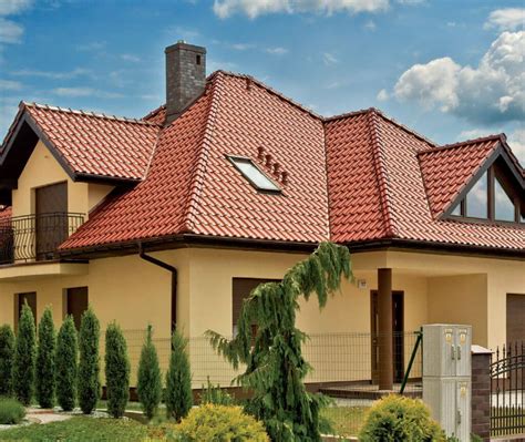 Tradycyjny dom z dachówką holenderską
