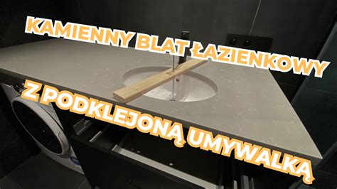 Blat łazienkowy z płyty MDF imitujący drewno