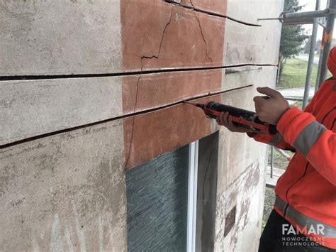 Naprawianie pęknięć na ścianie