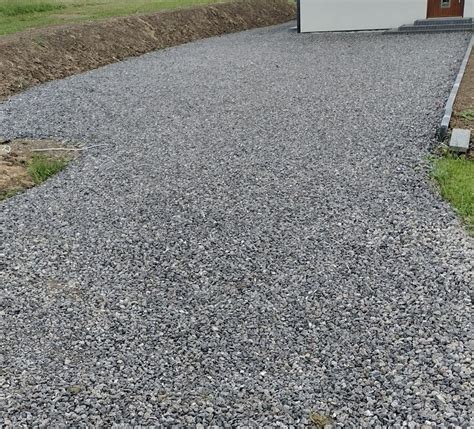Różnorodność kamienia na podjazdach
