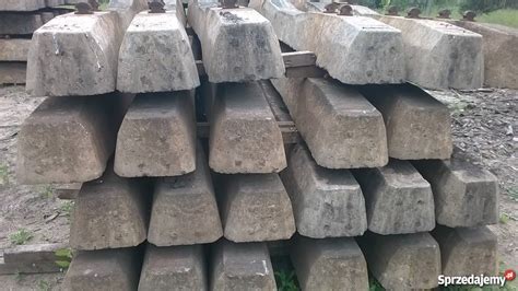 Betonowe podkłady kolejowe imitujące drewno
