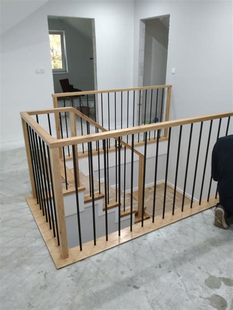 klasyczna balustrada drewniana