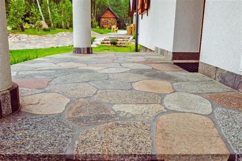 kamień naturalny na tarasie