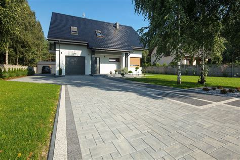 Pielęgnacja podjazdu z kostki brukowej