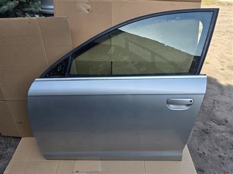 Audi A6 C6 - widok wnętrza drzwi