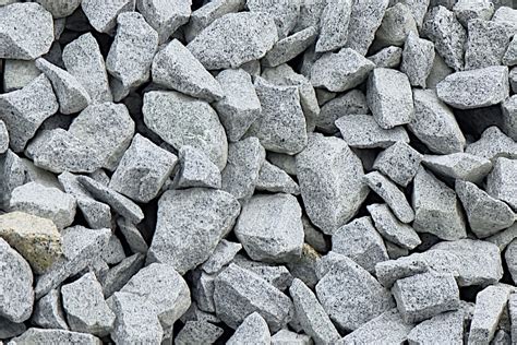 Tłuczeń granitowy na budowie drogi