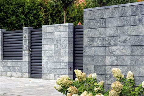Przykładowe ogrodzenie wykonane z pustaków betonowych