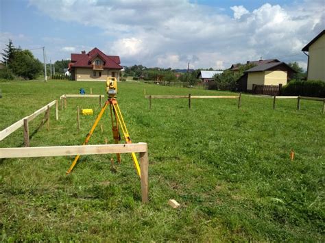 Geodezyjne wytyczenie budynku