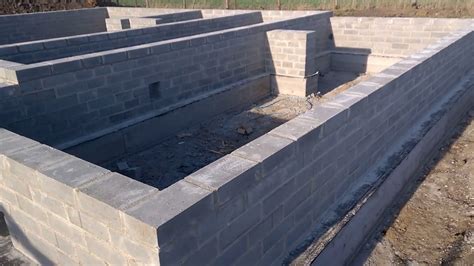 Fundamenty murowane z bloczków betonowych