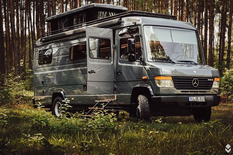 Kamper zabudowany na bazie Mercedesa Sprintera