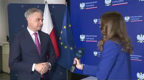Konferencja prasowa dotycząca transportu generatorów do Ukrainy z udziałem m.in. Kardynała Grzegorza Rysia.