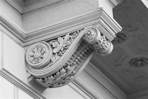 Detale architektoniczne z kamienia