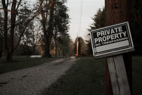 Amanda Ripley ukrywająca się przed Obcym