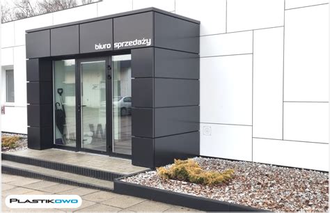Elewacja wentylowana z różnorodnymi materiałami wykończeniowymi