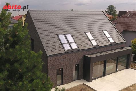 Ceramiczna dachówka Erlus E58 MAX na dachu