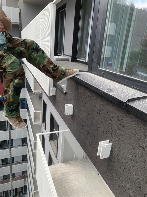 Różne typy balustrad balkonowych w budownictwie